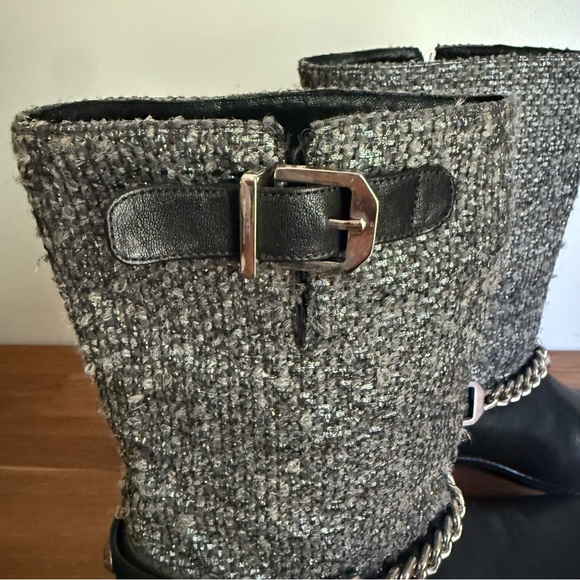 NWOB STUART WEITZMAN CityLink Motorcycle Woven Tweed Chain Boots Silver Black, 7 - Picture 12 of 15
